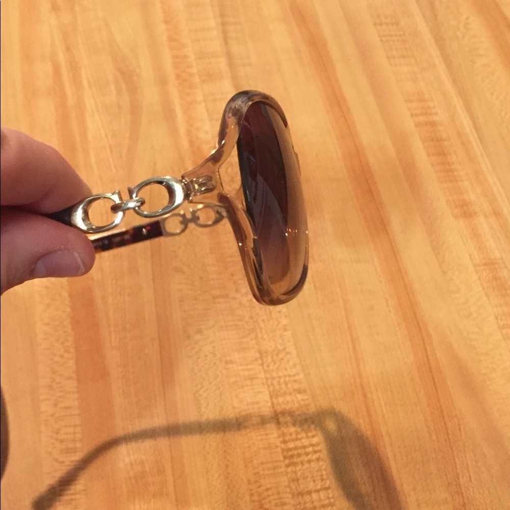 **Brand new** COACH sunglasses with case, cloth - Picture 5 of 5